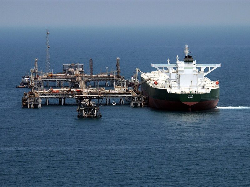 ЕС отложил введение запрета на импорт нефти из РФ: надо ЕС отложил введение запрета на импорт нефти из РФ: надо ли нам продавать ее своим врагам, или лучше наказать их, потеряв доходы