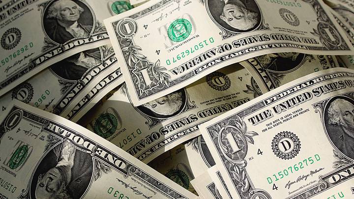 Курс доллара поднялся выше 80 рублей Курс доллара поднялся выше 80 рублей