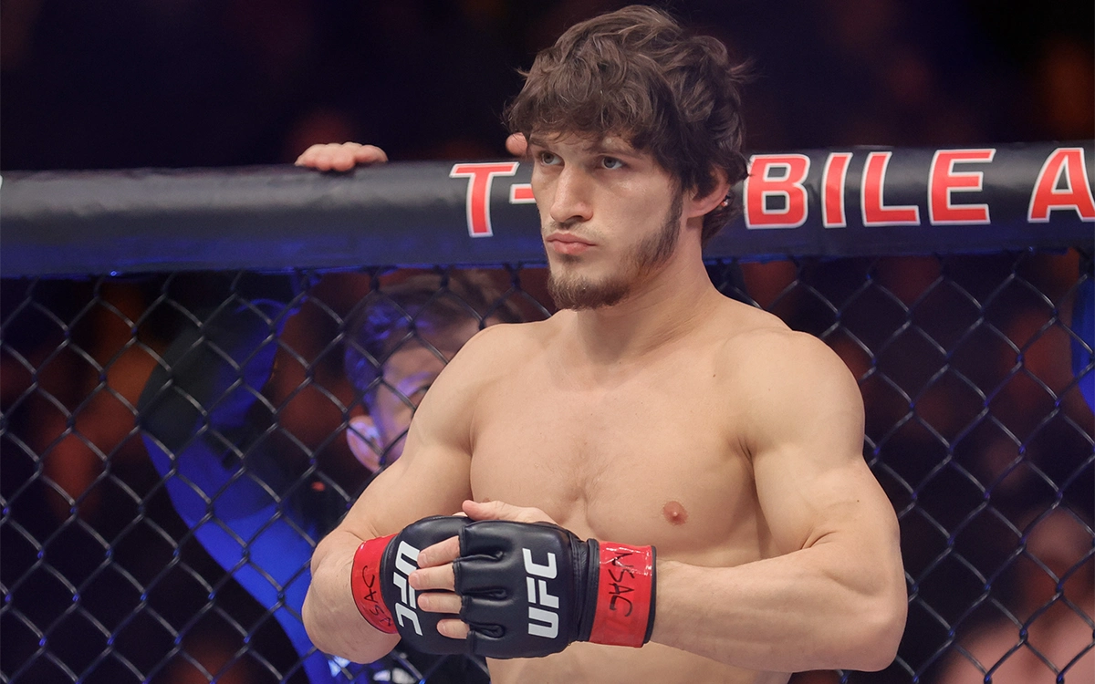 Нокаутируй или страдай. Почему в UFC издеваются над Евлоевым Нокаутируй или страдай. Почему в UFC издеваются над Евлоевым