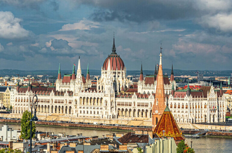 Парламент Венгрии выступил против финансовой поддержки Украины и ее вступления Парламент Венгрии выступил против финансовой поддержки Украины и ее вступления в ЕС