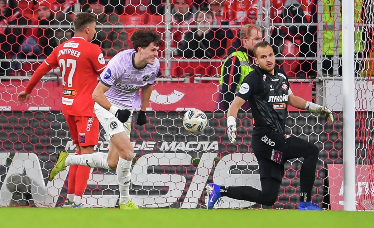 Почему «Спартак» так много пропускает? Подробный ответ на главный вопрос дня