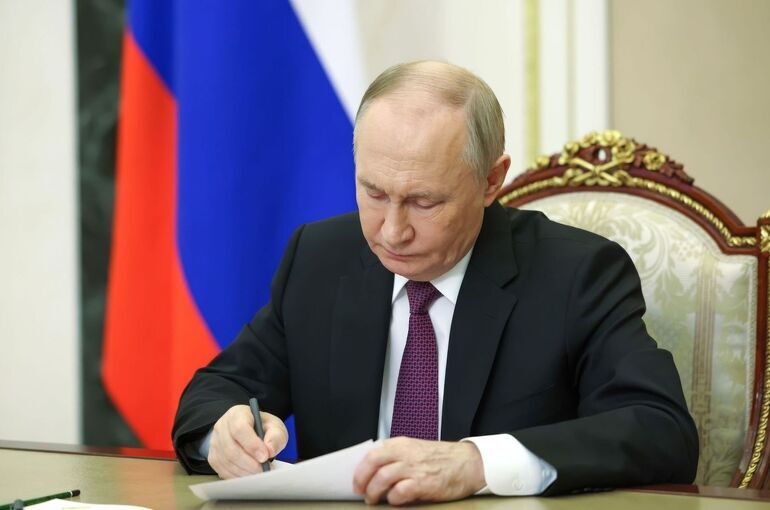 Президент поручил подготовить предложения по поддержке работающих родителей Президент поручил подготовить предложения по поддержке работающих родителей