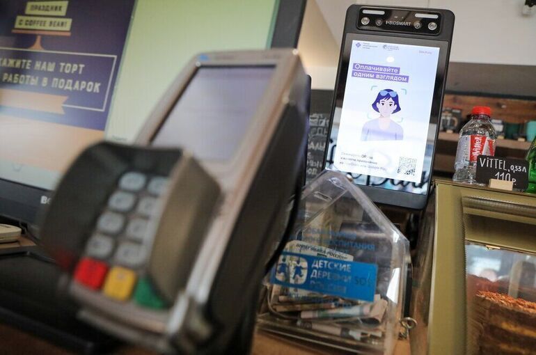 Россияне стали чаще расплачиваться QR-кодами и по лицу Россияне стали чаще расплачиваться QR-кодами и по лицу