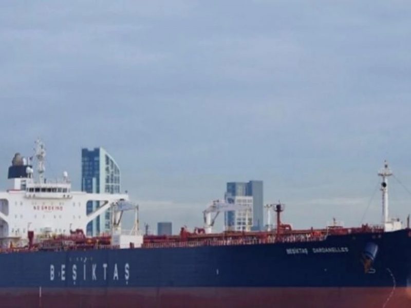 Украина ударила по турецкому танкеру в Черном море: судно шло с Украина ударила по турецкому танкеру в Черном море: судно шло с российской нефтью