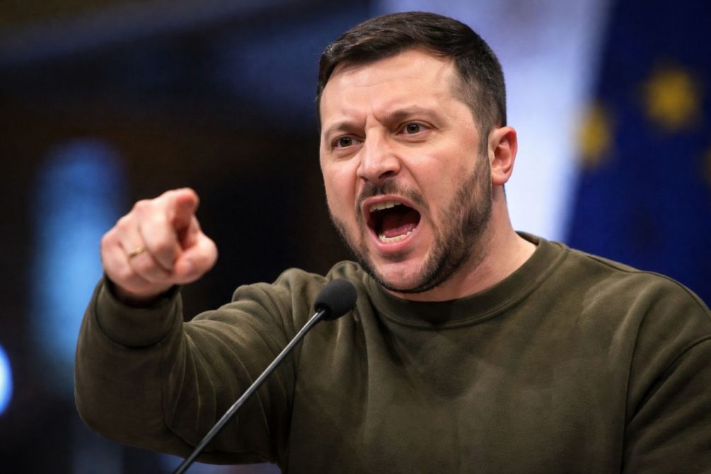 «Впереди новый этап войны»: на Украине запаниковали — США оставят без поддержки, если Киев не отдаст Донбасс