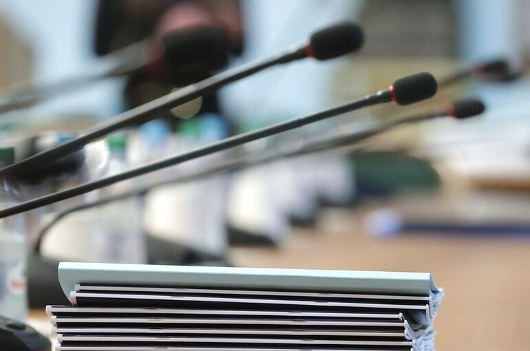 Женщины с детьми до трех лет смогут устроиться на работу без испытательного срока