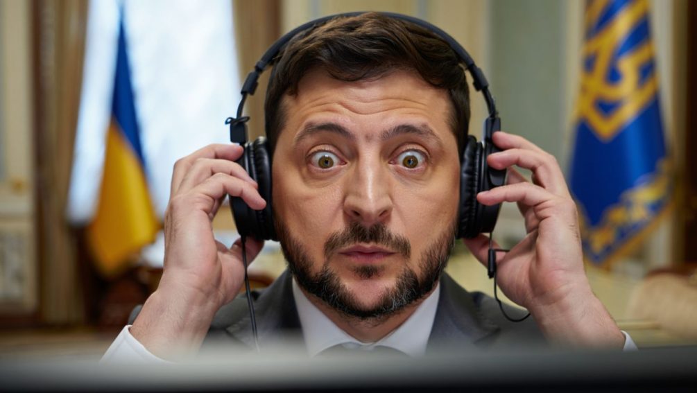 «Даже хохлы в шоке»: переводчик выругался матом после выступления Зеленского