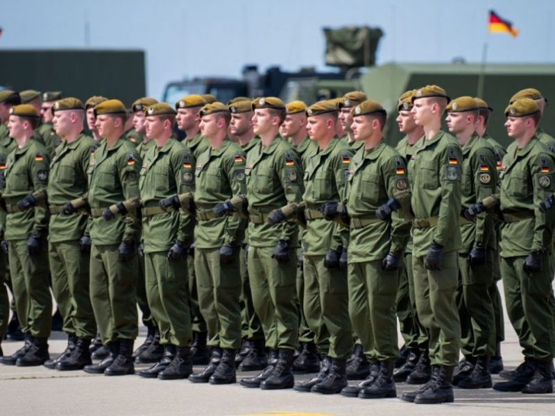 Германия готовится к войне: немецким мужчинам запретили покидать страну без разрешения армии