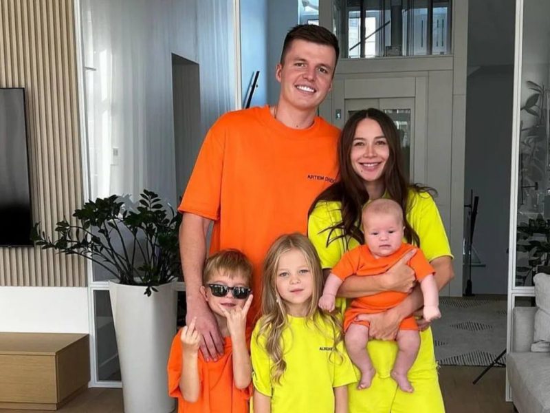 «Не забирайте отца у детей!»: онкобольная Лерчек умоляет суд спасти «Не забирайте отца у детей!»: онкобольная Лерчек умоляет суд спасти бывшего мужа Артема Чекалина от тюрьмы