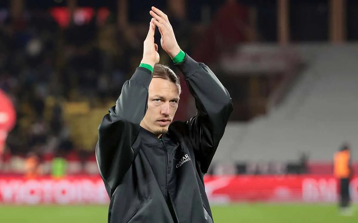 «Никому не нужен, но мы его уважаем». Репортаж из Парижа, «Никому не нужен, но мы его уважаем». Репортаж из Парижа, где провалился Сафонов