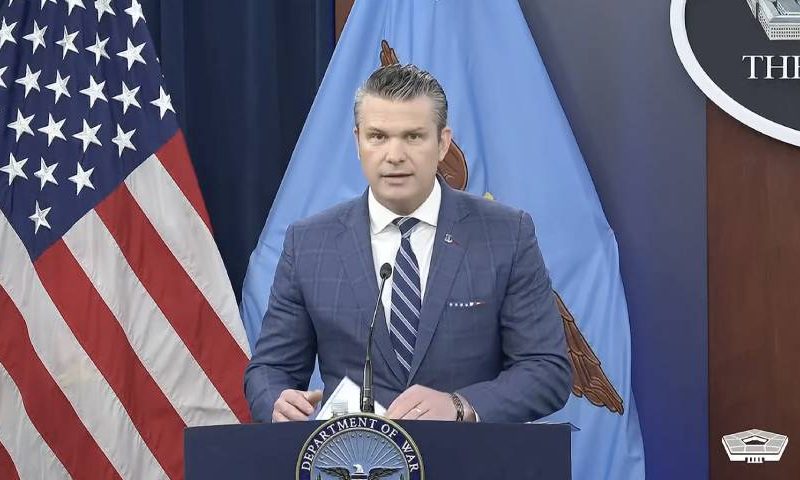 «Памагите, мы побеждаем»: министр войны Хегсет обвинил Иран в нечестном ведении войны