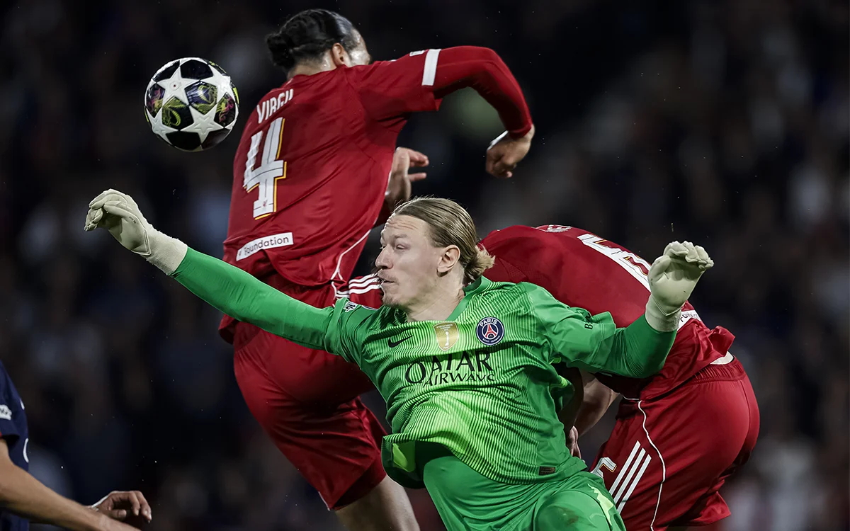 Сафонов — недооценённый герой вечера. Его игра на выходах добила Сафонов — недооценённый герой вечера. Его игра на выходах добила примитивный «Ливерпуль»